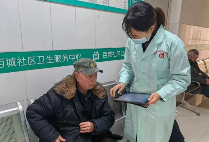 右江宣布告别家医签约纸质工作模式，全面推广渐健家医工作站